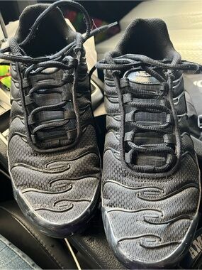 Nike Men's Black Running Sneakers with Textured Upper